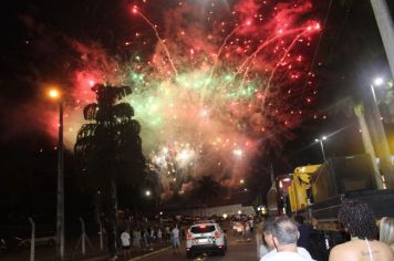 Foto - Réveillon com a Banda Origins e fogos de artifícios sem estampido marcaram a virada do ano em Cajati