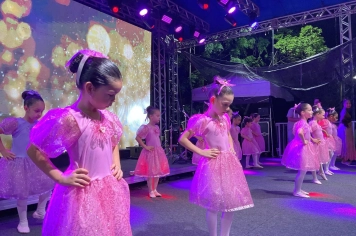 Foto - Espetáculo Ballet Arabesco 