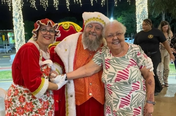 Foto - Chegada do Papai e Mamãe Noel em Cajati 