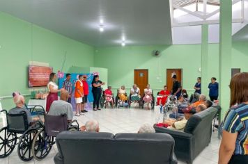 Foto - Residentes do Pró-Idoso participa de evento em homenagem ao dia Internacional da Mulher