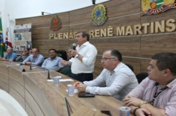 Foto - Entrega de Títulos de Regularização Fundiária - Bairro Parafuso