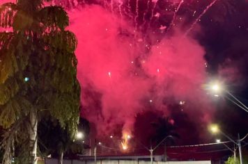 Foto - Réveillon com a Banda Origins e fogos de artifícios sem estampido marcaram a virada do ano em Cajati