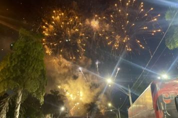 Foto - Réveillon com a Banda Origins e fogos de artifícios sem estampido marcaram a virada do ano em Cajati