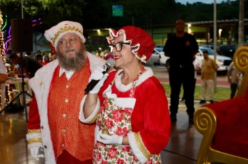 Foto - Chegada do Papai e Mamãe Noel em Cajati 