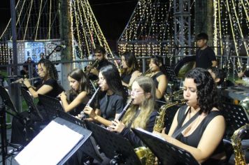 Foto - ABERTURA OFICIAL DO NATAL ENCANTADO ACONTECEU NA NOITE DESTE SÁBADO (7/12)