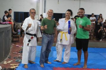 Foto - ESPORTE SANO CAJATI PROMOVE GRADUAÇÃO COM  TROCA DE FAIXAS E DOAÇÃO DE KIMONOS PARA ATLETAS INICIANTES