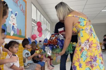 Foto - PREFEITURA DE CAJATI REALIZA ENTREGA  DE OVOS DE PÁSCOA E MIMOS ESPECIAIS!