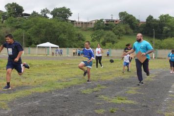 Foto - Torneio de Atletismo entres as APAES do Vale do Ribeira foi realizado no Centro de Eventos em Cajati