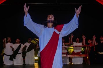 Foto - PAIXÃO DE CRISTO EMOCIONA CERCA DE 1500 MIL PESSOAS NA PRAÇA DA BÍBLIA