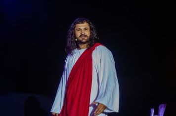 Foto - PAIXÃO DE CRISTO EMOCIONA CERCA DE 1500 MIL PESSOAS NA PRAÇA DA BÍBLIA