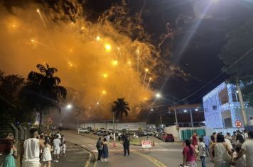 Foto - Réveillon com a Banda Origins e fogos de artifícios sem estampido marcaram a virada do ano em Cajati