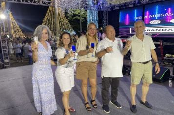 Foto - Réveillon com a Banda Origins e fogos de artifícios sem estampido marcaram a virada do ano em Cajati