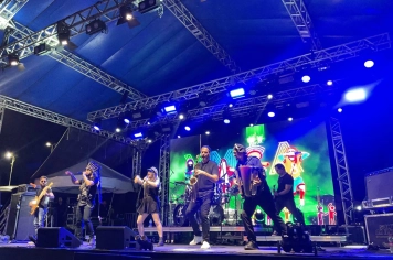 Foto - Show do violinista Simão Wolf 