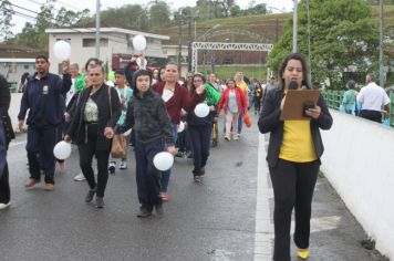 Foto - 1ª Caminhada pela Inclusão Cordão de Girassol 