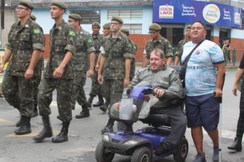 Foto - 1ª Caminhada pela Inclusão Cordão de Girassol 