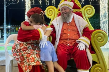 Foto - Chegada do Papai e Mamãe Noel em Cajati 