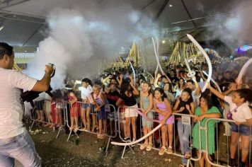 Foto - Réveillon com a Banda Origins e fogos de artifícios sem estampido marcaram a virada do ano em Cajati