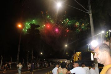 Foto - Réveillon com a Banda Origins e fogos de artifícios sem estampido marcaram a virada do ano em Cajati