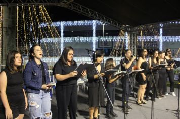 Foto - ABERTURA OFICIAL DO NATAL ENCANTADO ACONTECEU NA NOITE DESTE SÁBADO (7/12)