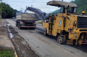 Prefeitura de Cajati inicia a obra de recapeamento na avenida Engenheiro Paulo Abib Andery do Cimento,