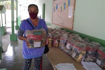 Cajati entrega kits de alimentação para alunos das escolas municipais