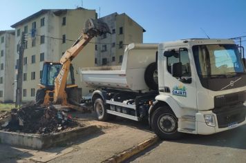 Prefeitura de Cajati realiza mutirão de limpeza na CDHU da Vila Antunes