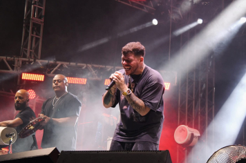 CANTOR FERRUGEM NOS 33 ANOS DE CAJATI