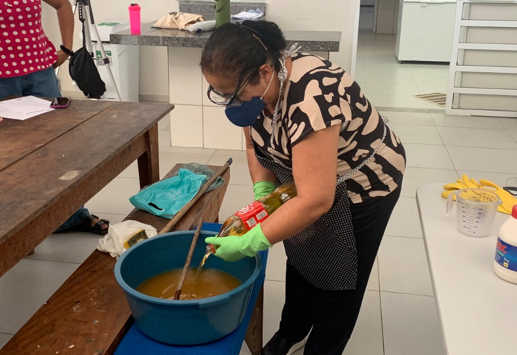 Moradora de Cajati realiza Oficina de Sabão Ecológico com recursos da Lei Aldir Blanc