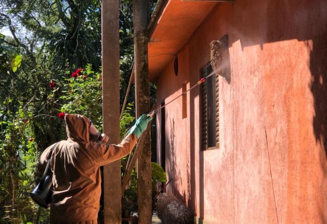 Sucen realiza desinfecção contra leishmaniose em bairros de Cajati 