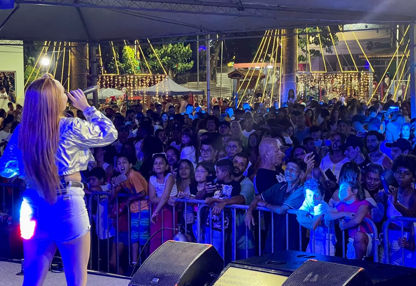 Réveillon com apresentação da Banda Origins em Cajati.