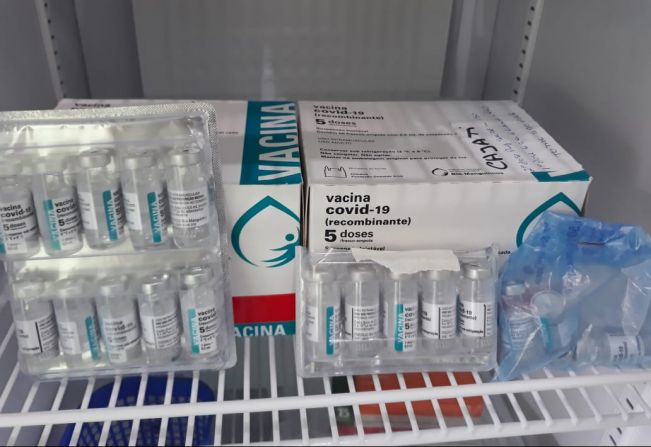 Cajati recebe 590 doses de AstraZeneca para vacinação de idosos e profissionais de saúde