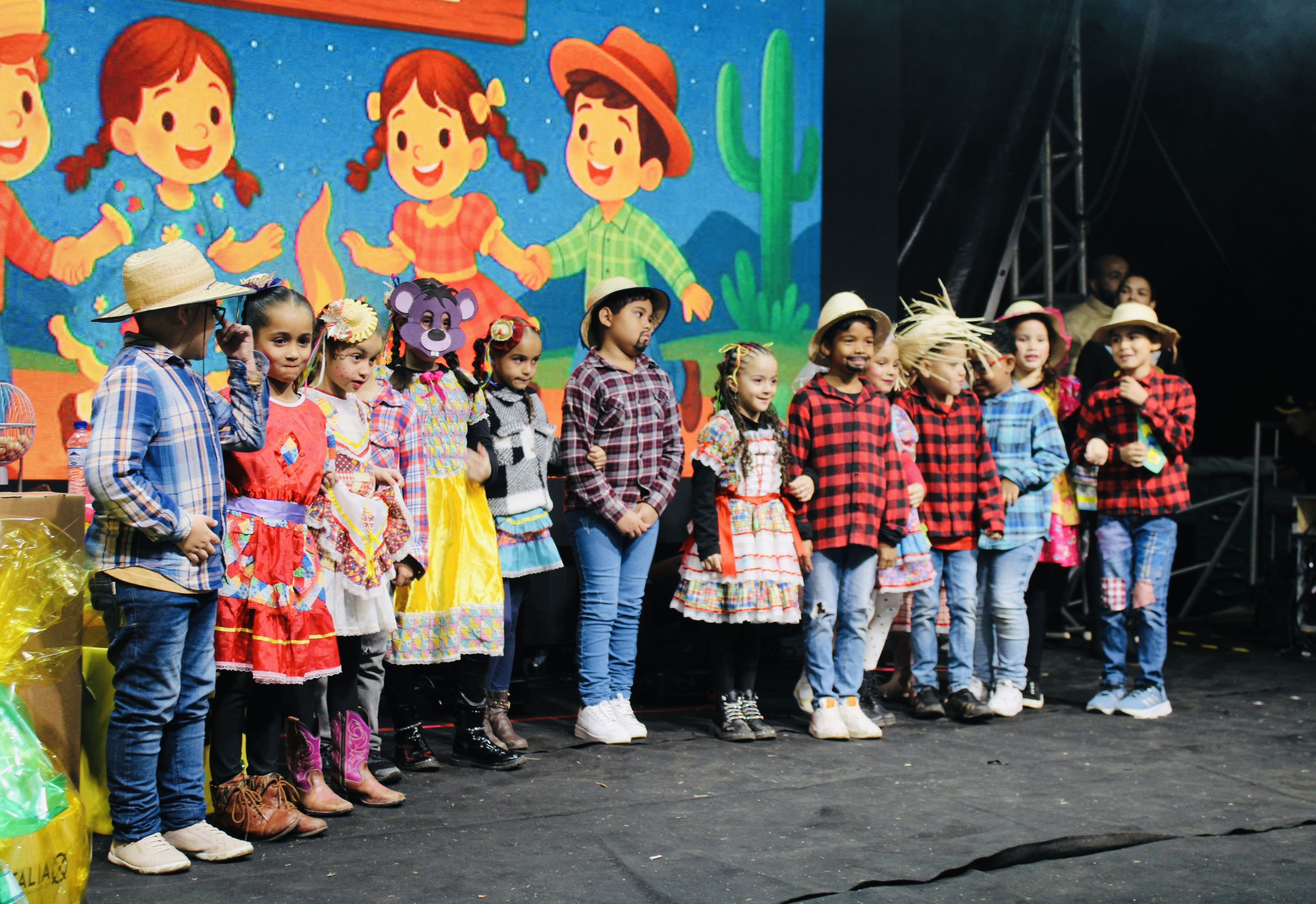 O Arraiá da Educação movimentou Cajati nesta sexta-feira (4/7)