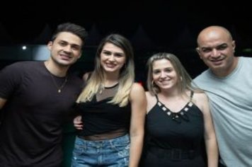 Foto - Shows com Paula Mattos e Cleito Camargo