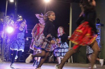 Foto - 4º MOVIMENTO CULTURA NA PRAÇA FOI UM ESPETÁCULO DE TALENTOS DO MUNICÍPIO