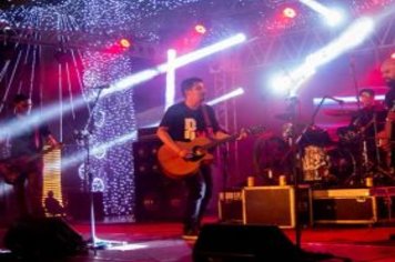 Foto - Espetáculo Rei Leão e banda Projeto X