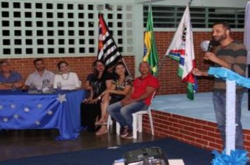 Foto - Noite de Autógrafos com Alunos Escritores