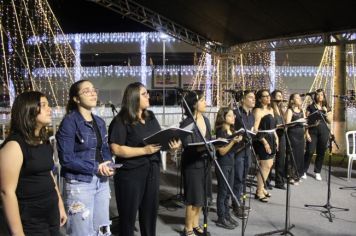 Foto - ABERTURA OFICIAL DO NATAL ENCANTADO ACONTECEU NA NOITE DESTE SÁBADO (7/12)