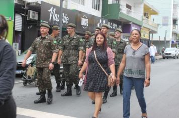 Foto - 1ª Caminhada pela Inclusão Cordão de Girassol 