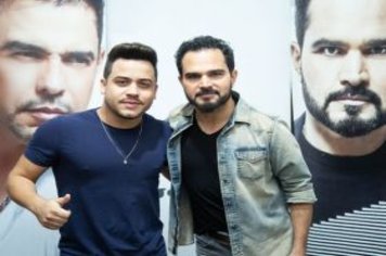 Foto - Shows com Zezé Di Camargo e Luciano e Thiago & Emerson