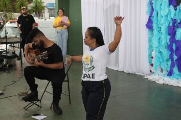 Foto - APAE CAJATI COMEMORA OS 25 ANOS DE EXISTÊNCIA NA PRAÇA DA BÍBLIA