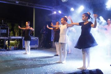 Foto - Cajati comemora o Dia Internacional da Dança apresentando um espetáculo na Praça da Bíblia