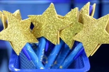 Foto - Noite de Autógrafos com Alunos Escritores