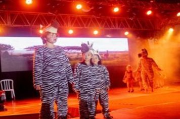 Foto - Espetáculo Rei Leão e banda Projeto X