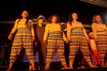 Foto - Espetáculo Rei Leão e banda Projeto X