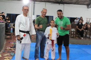 Foto - ESPORTE SANO CAJATI PROMOVE GRADUAÇÃO COM  TROCA DE FAIXAS E DOAÇÃO DE KIMONOS PARA ATLETAS INICIANTES