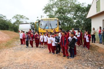 Foto - Alunos da Escola Municipal Francisco José de Lima Jr visitam o aterro sanitário do Município