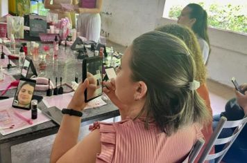 Foto - Consultoria Personalizada, a importância do autocuidado e apresentação profissional foi o tema do encontro comemorativo ao Dia Internacional da Mulher