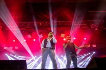 Foto - Shows com Zezé Di Camargo e Luciano e Thiago & Emerson