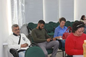 Foto - Professores da Secretaria de Educação de Cajati recebem Certificação do Curso de Robótica