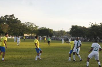 Foto - JOGO COMEMORATIVO COM EX-CRAQUES DA SELEÇÃO BRASILEIRA- CAJATI, 31 ANOS